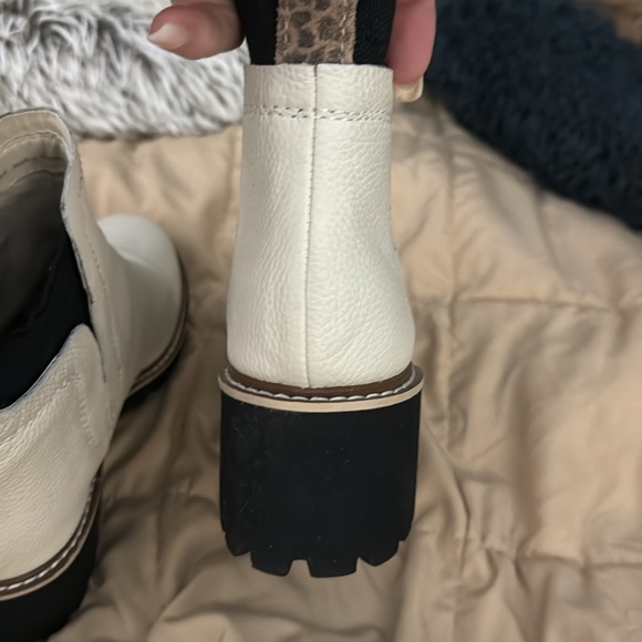 DOLCE VITA WOMENS OFF WHITE LEATHER EUC SZ 6, WORN 3-4 TIMES. - Picture 3 of 7